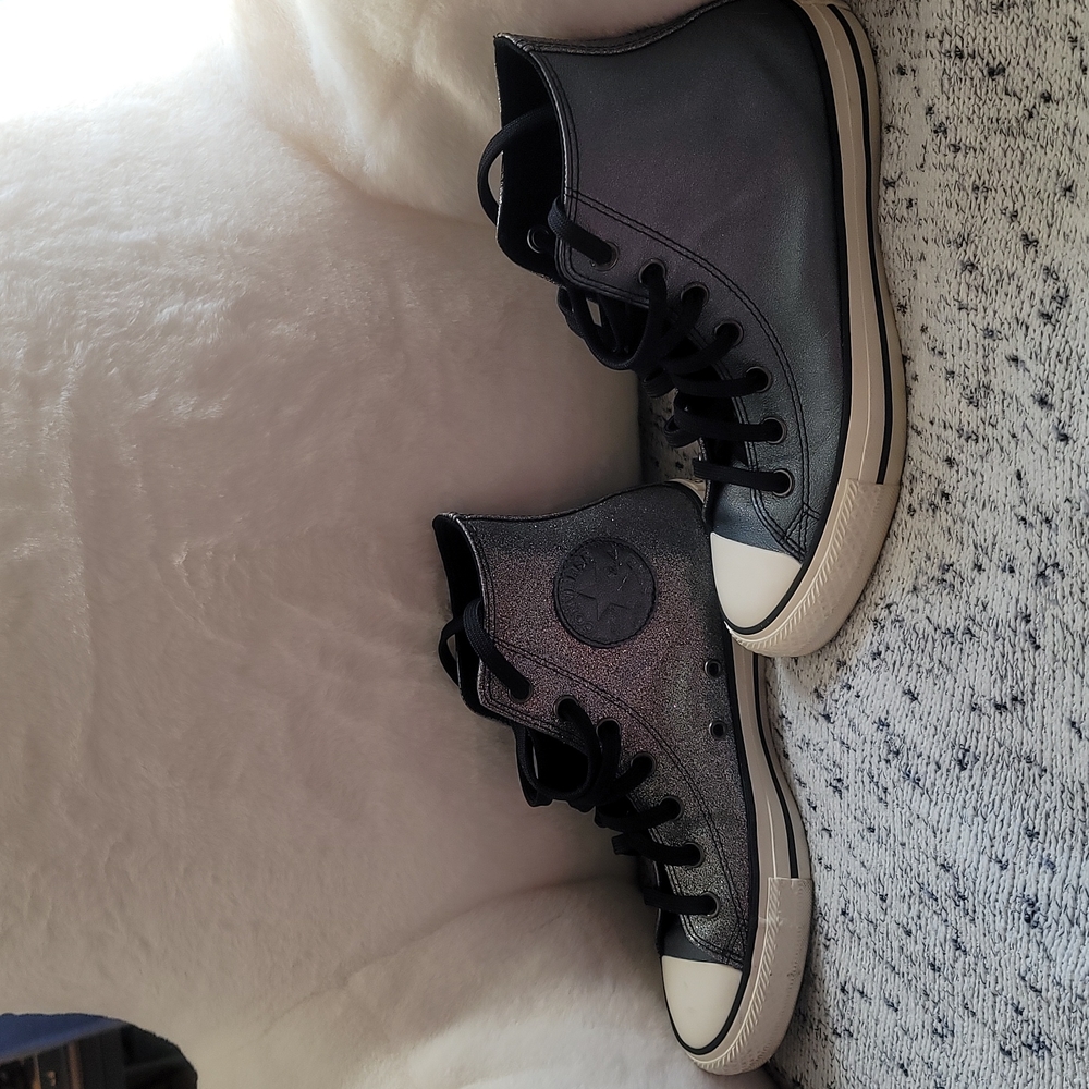 Rare Converse Blue Metallic and Shiny Two-Tone Blue Women's size 7 like new